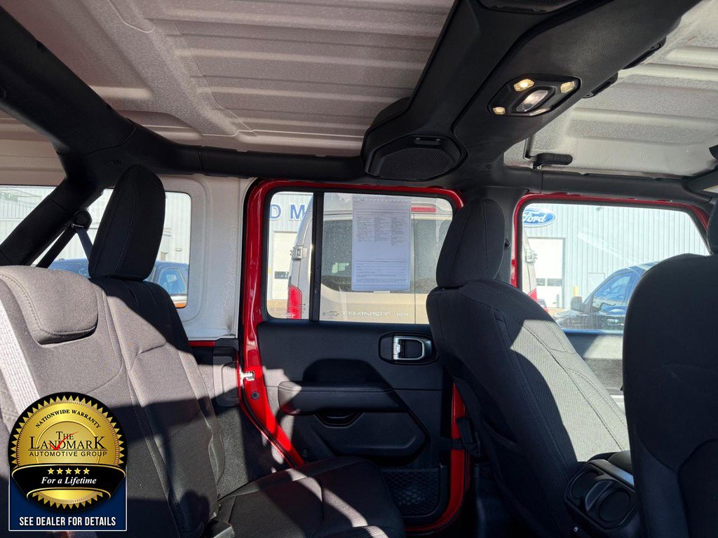 Used 2019 Jeep Wrangler Unlimited Sahara image 14