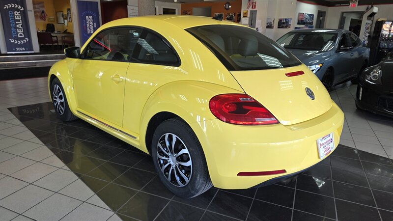 Used 2012 Volkswagen Beetle 2.5 FWD image 8