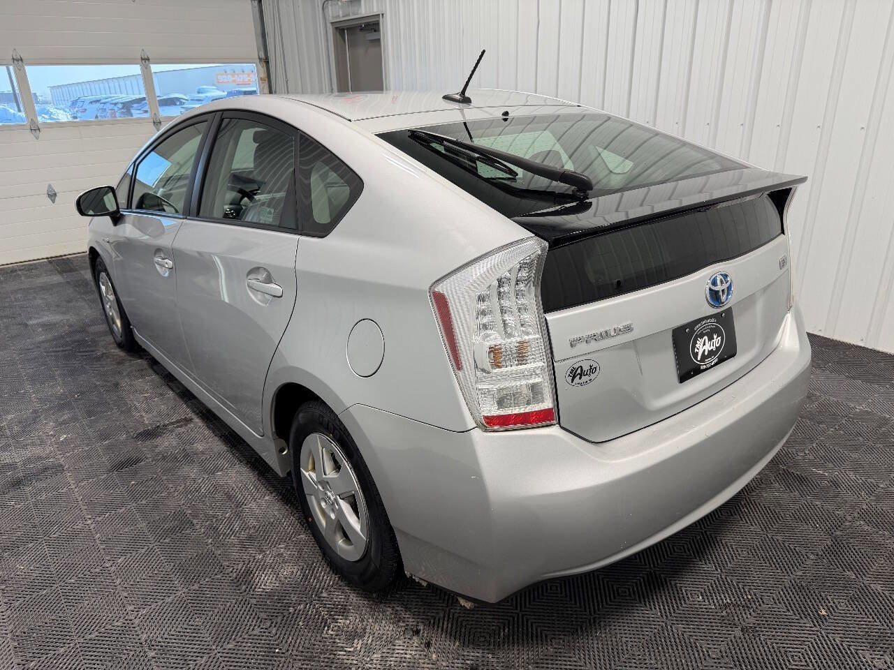 Used 2010 Toyota Prius Five image 10