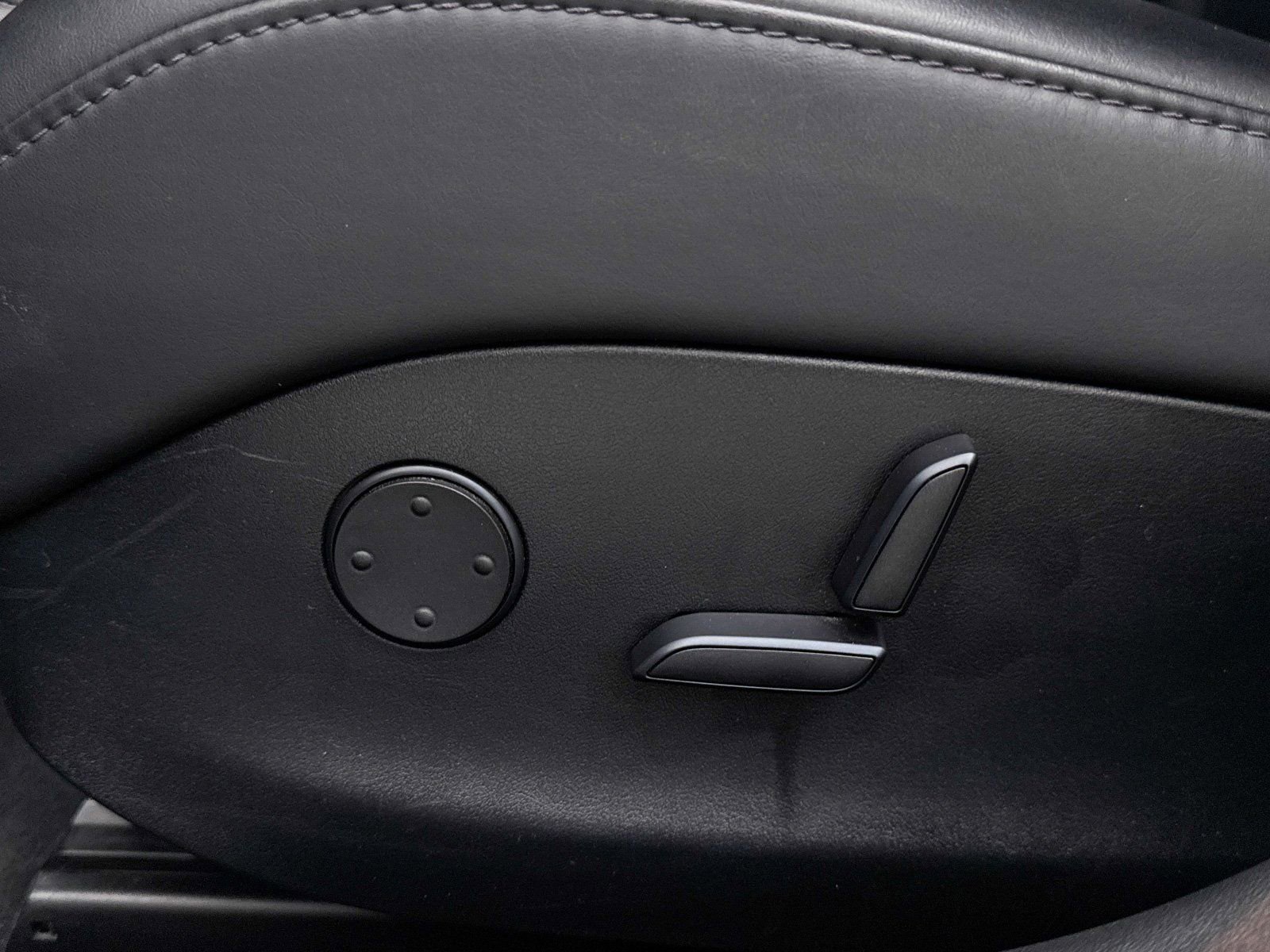 Used 2019 Tesla Model S 100D image 23