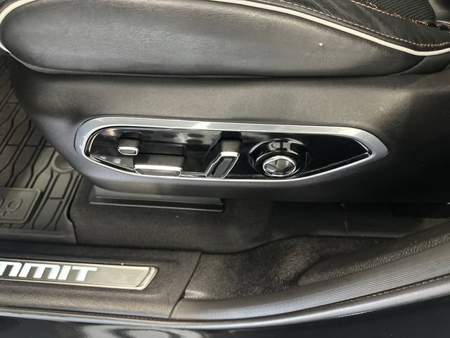 Used 2023 Jeep Grand Cherokee Summit AWD/4WD image 24