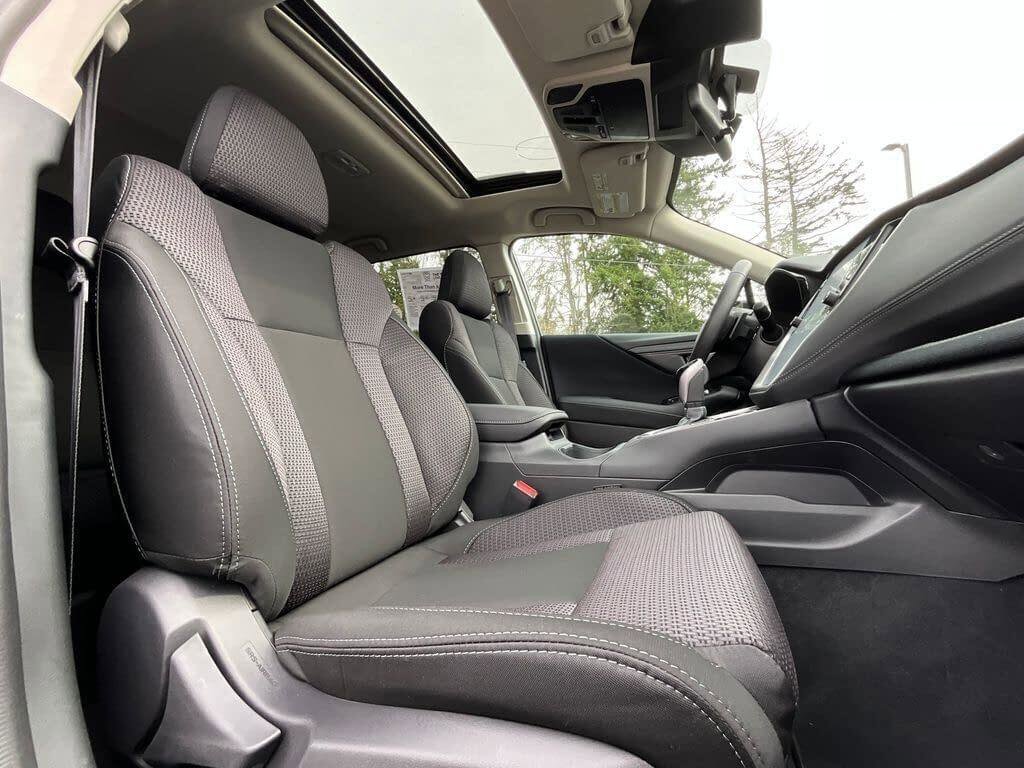 Certified 2025 Subaru Outback Premium AWD/4WD image 12