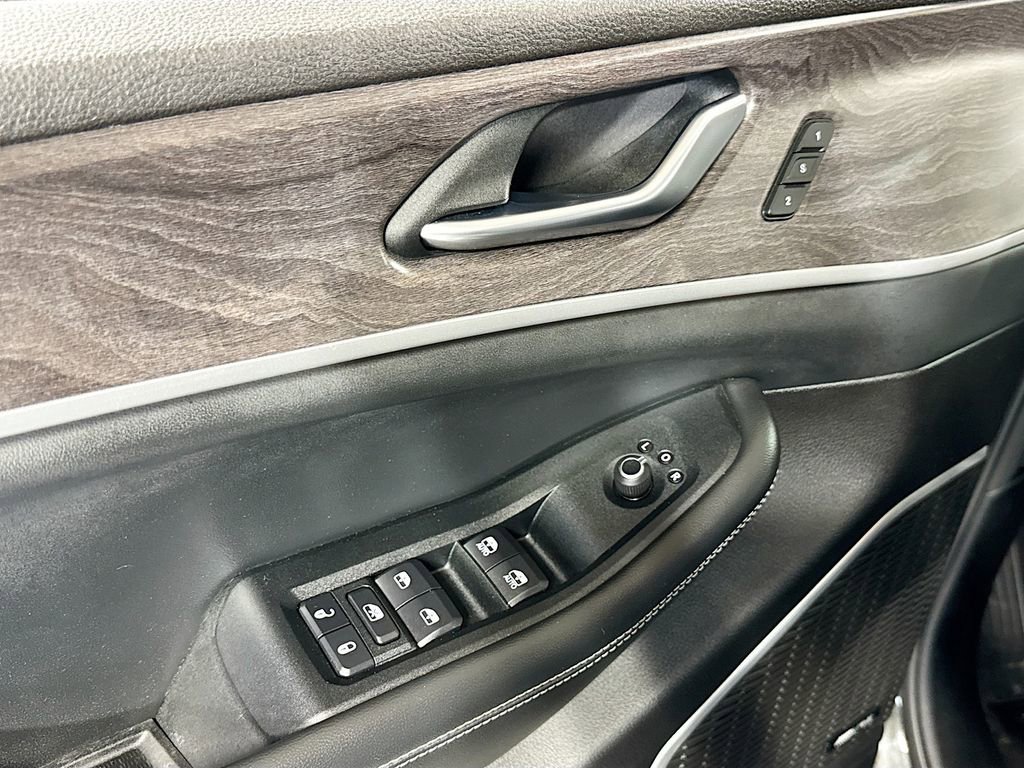 Used 2022 Jeep Grand Cherokee L Limited w/ Trailer Tow Group (B) AWD/4WD image 21