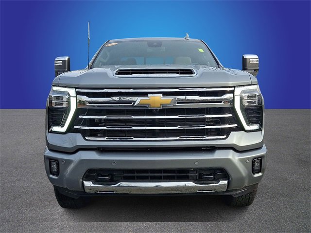 Used 2025 Chevrolet Silverado 2500 LTZ w/ LTZ Plus Package image 2