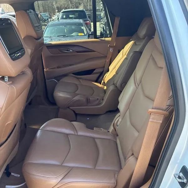 Used 2017 Cadillac Escalade Platinum AWD/4WD image 22