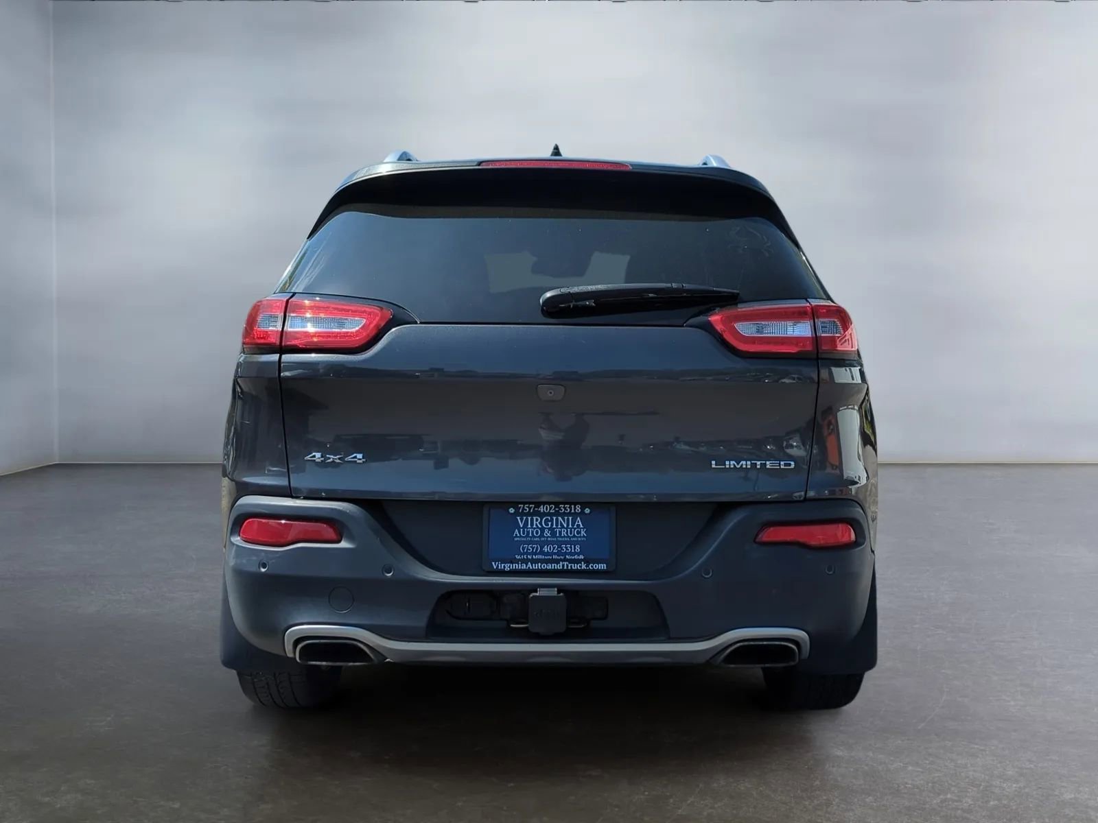 Used 2015 Jeep Cherokee Limited w/ Luxury Group image 8