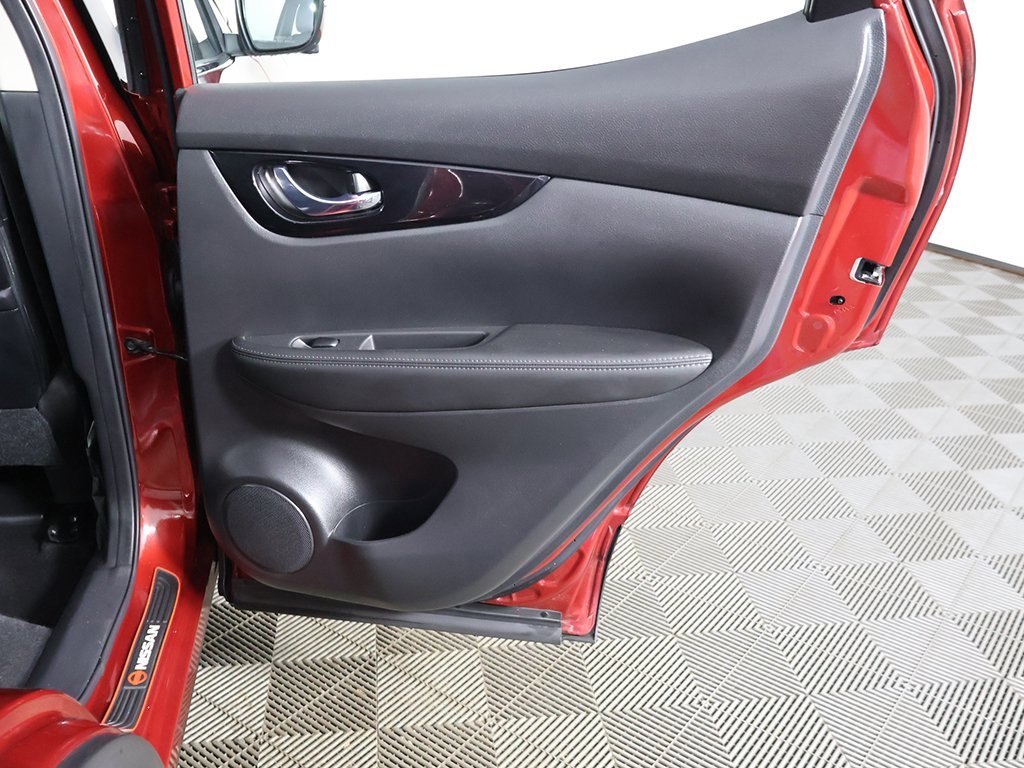 Used 2022 Nissan Rogue Sport SL w/ Premium Package image 27