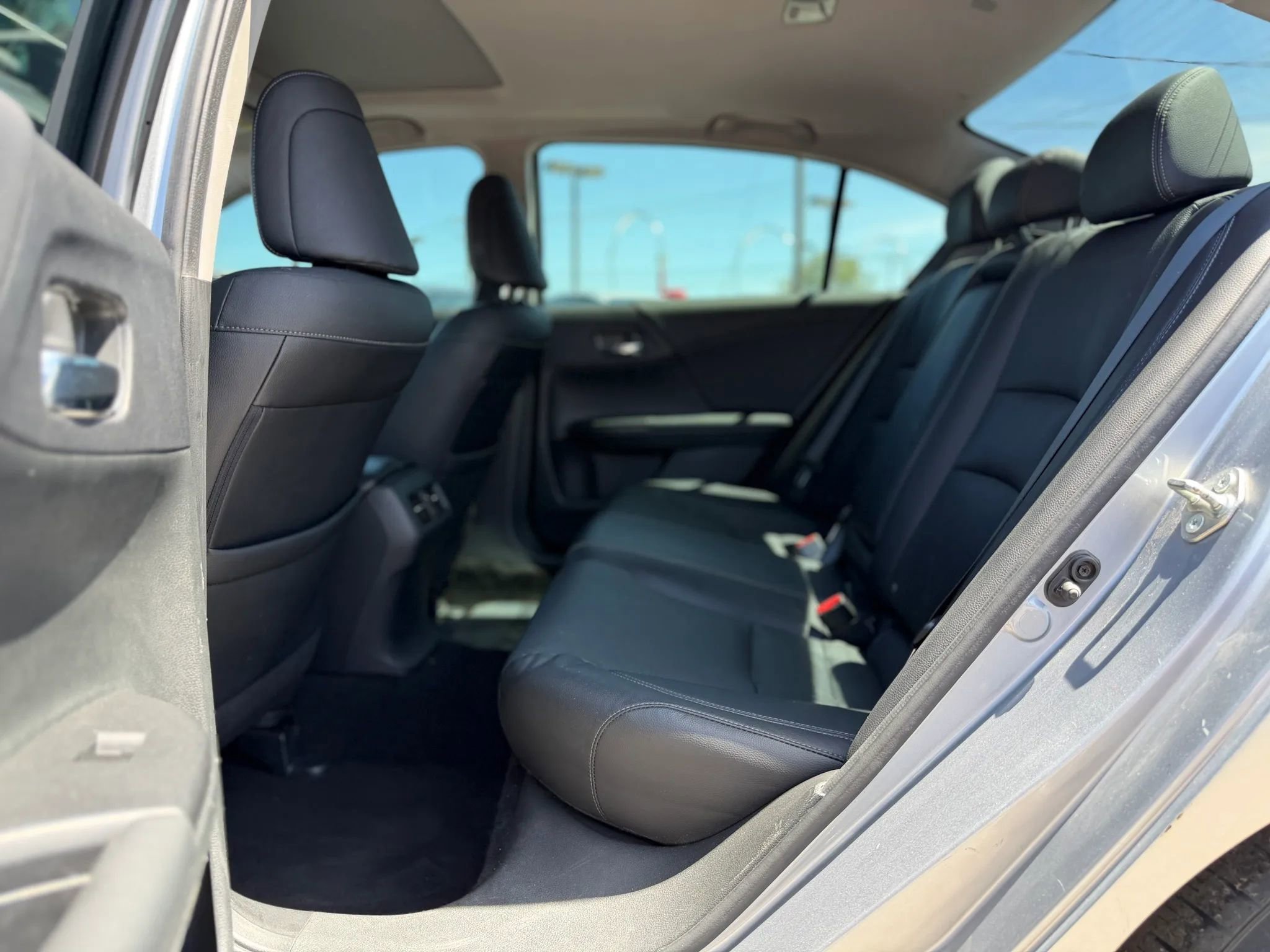 Used 2017 Honda Accord EX-L image 16