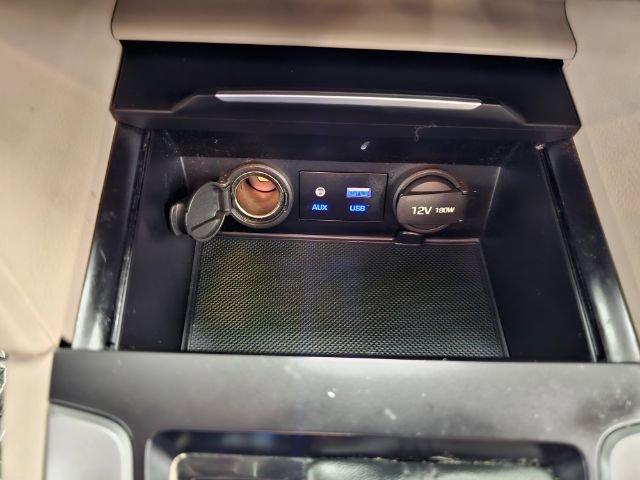 Used 2017 Hyundai Elantra SE image 15