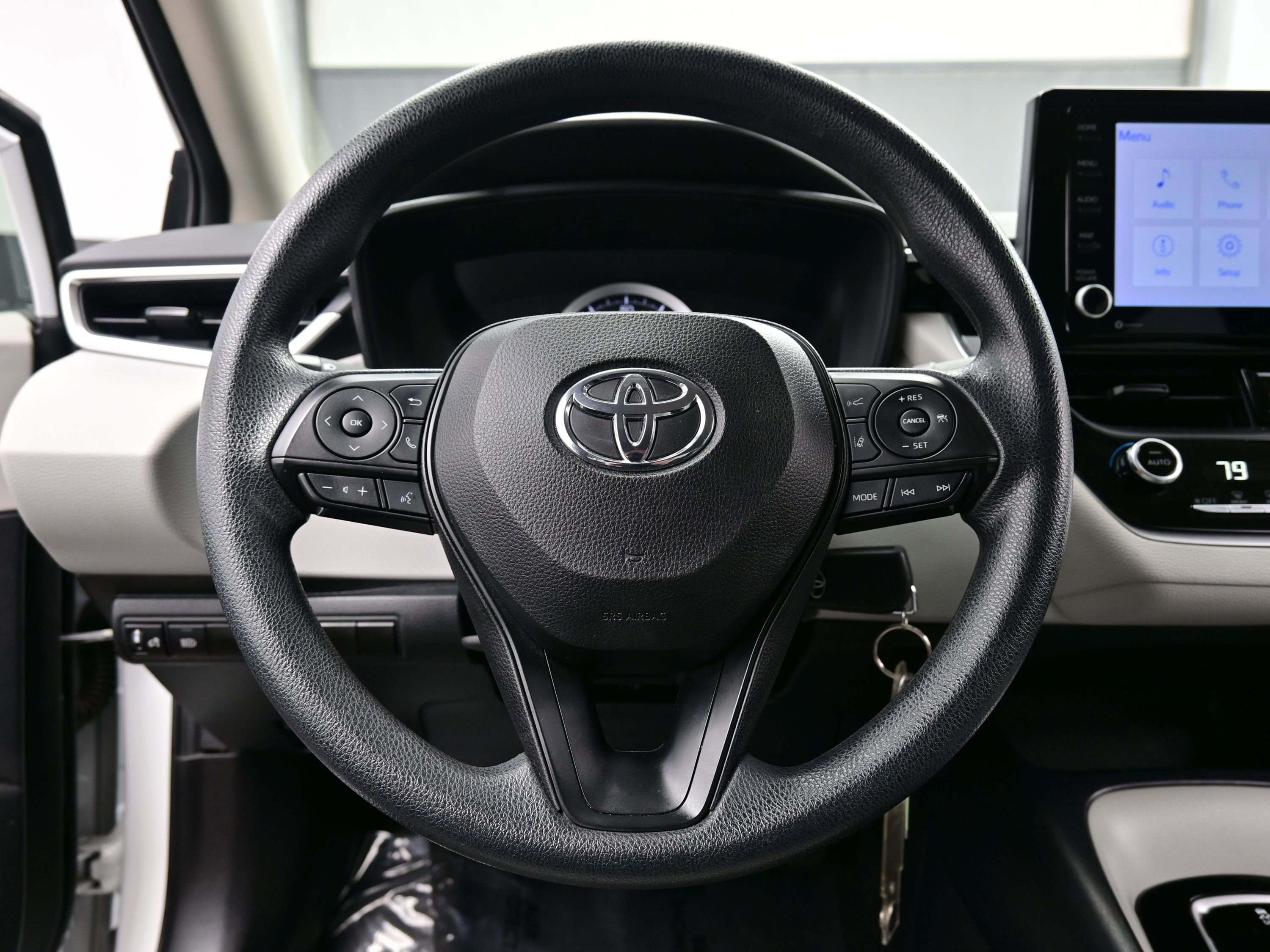 Used 2022 Toyota Corolla LE image 20