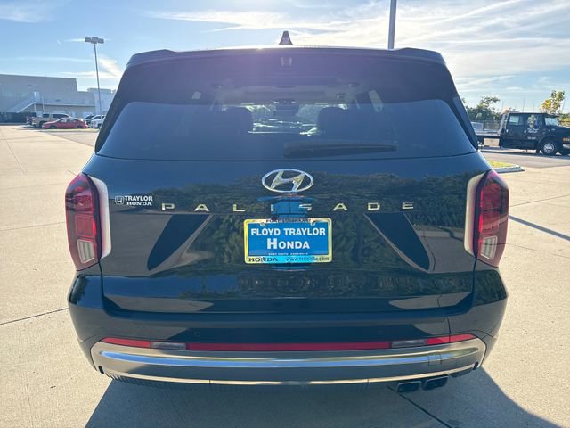Used 2024 Hyundai Palisade Calligraphy image 4