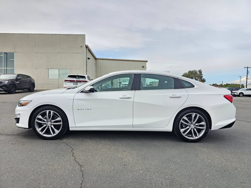 Used 2023 Chevrolet Malibu LT FWD image 3