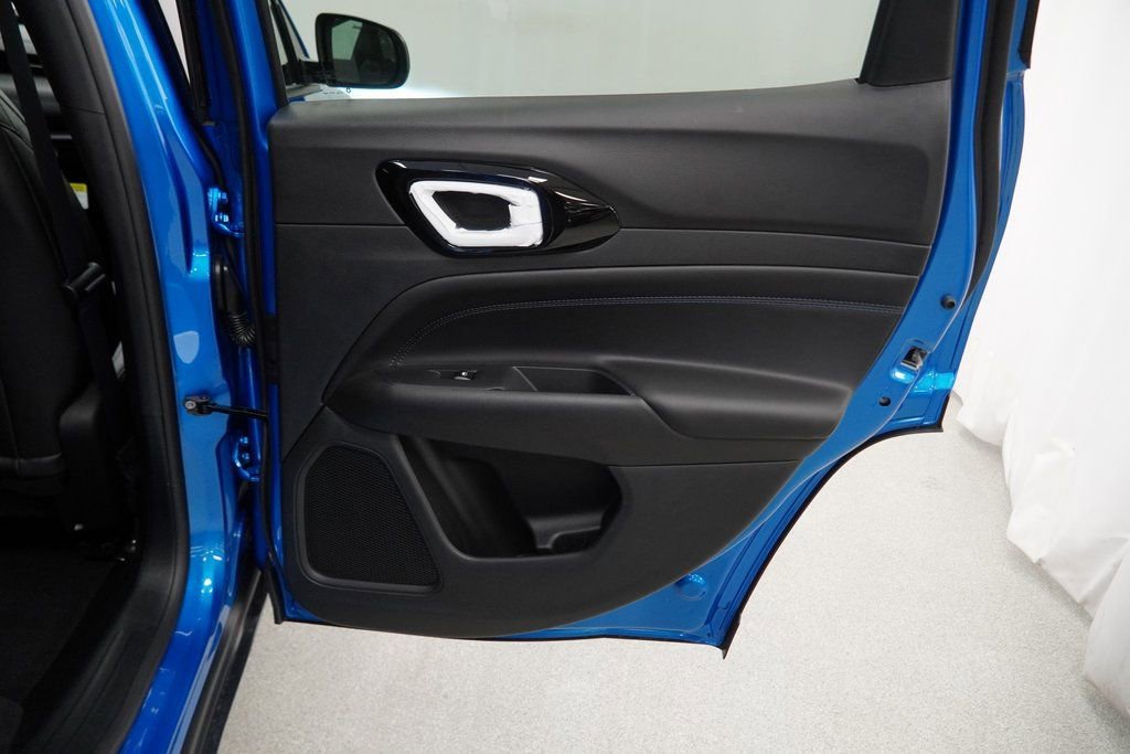 New 2026 Jeep Compass Latitude image 33