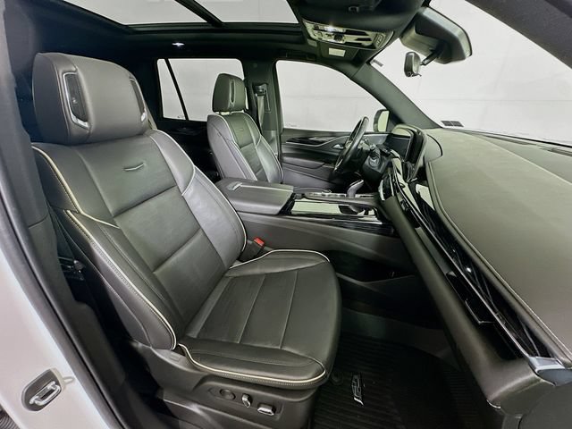 Used 2022 Cadillac Escalade Sport w/ Touring Package AWD/4WD image 31