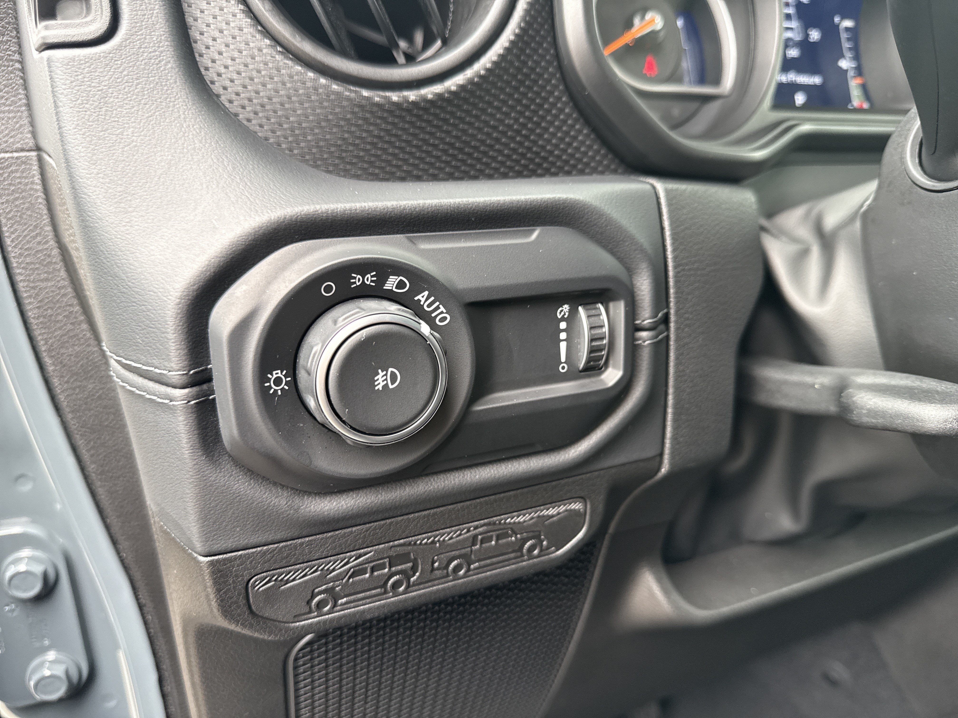 Used 2026 Jeep Wrangler Unlimited Rubicon AWD/4WD image 30