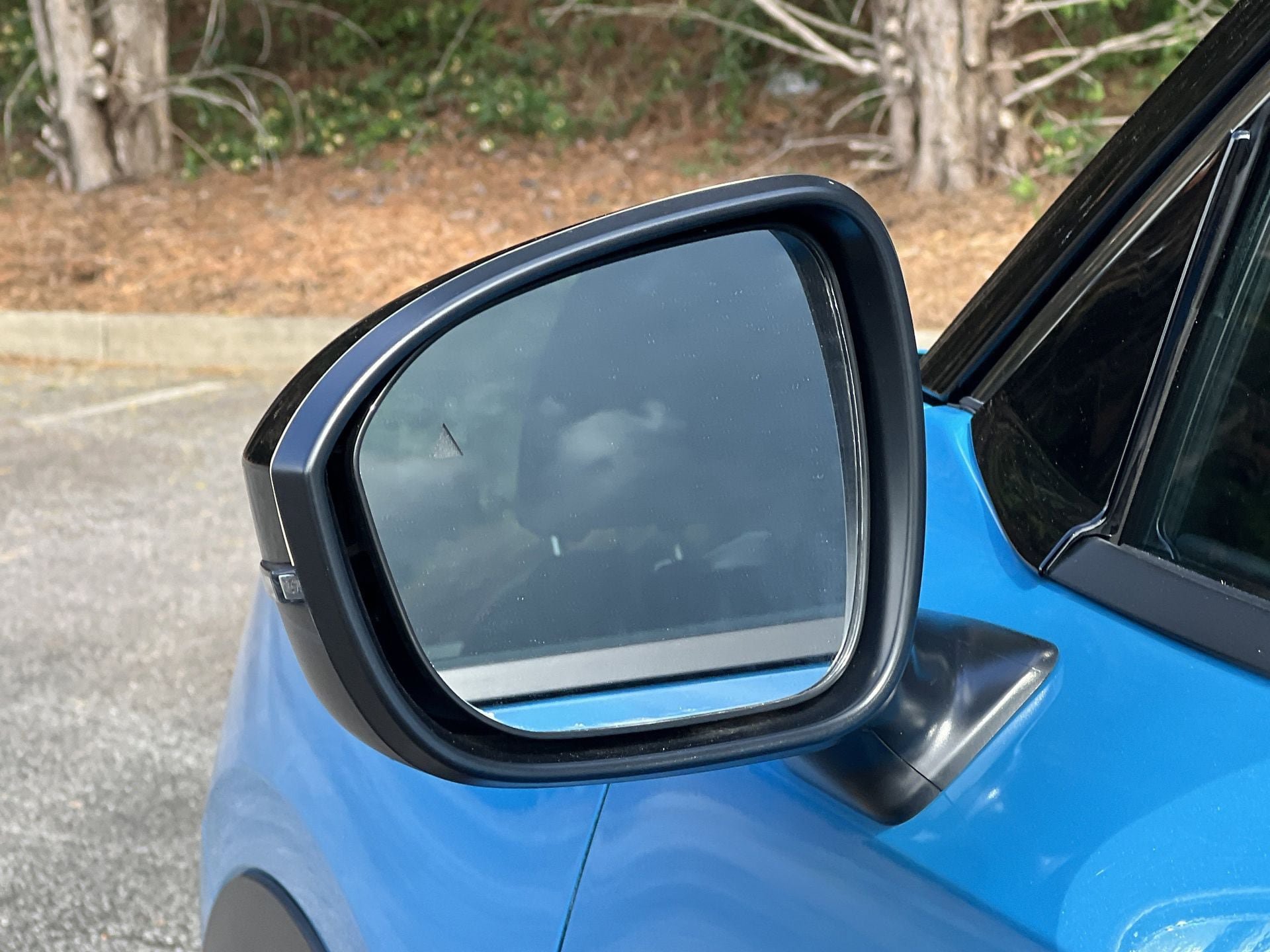 Certified 2025 Nissan Kicks SR FWD image 30