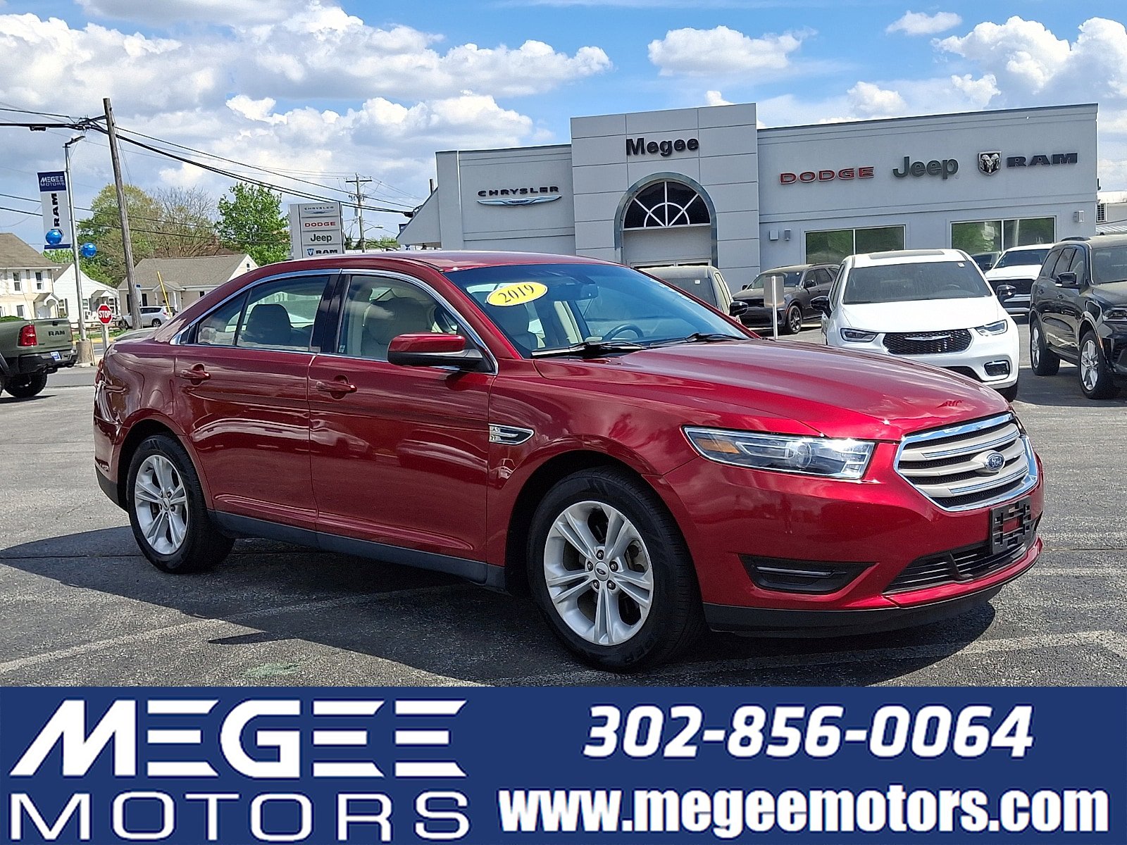 Used 2017 Ford Taurus SEL image 1