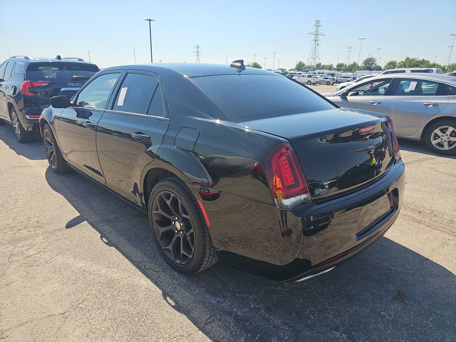 Used 2022 Chrysler 300 Touring w/ Sport Appearance Package RWD image 8