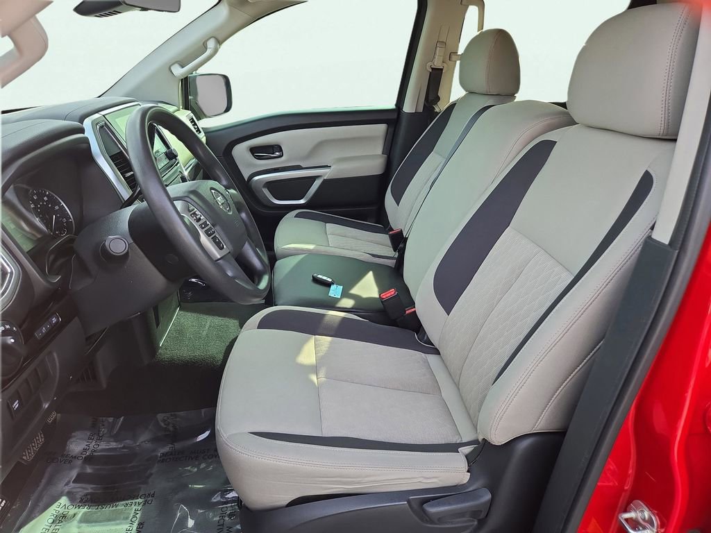 Used 2021 Nissan Titan SV w/ Accessory Utility Package image 18