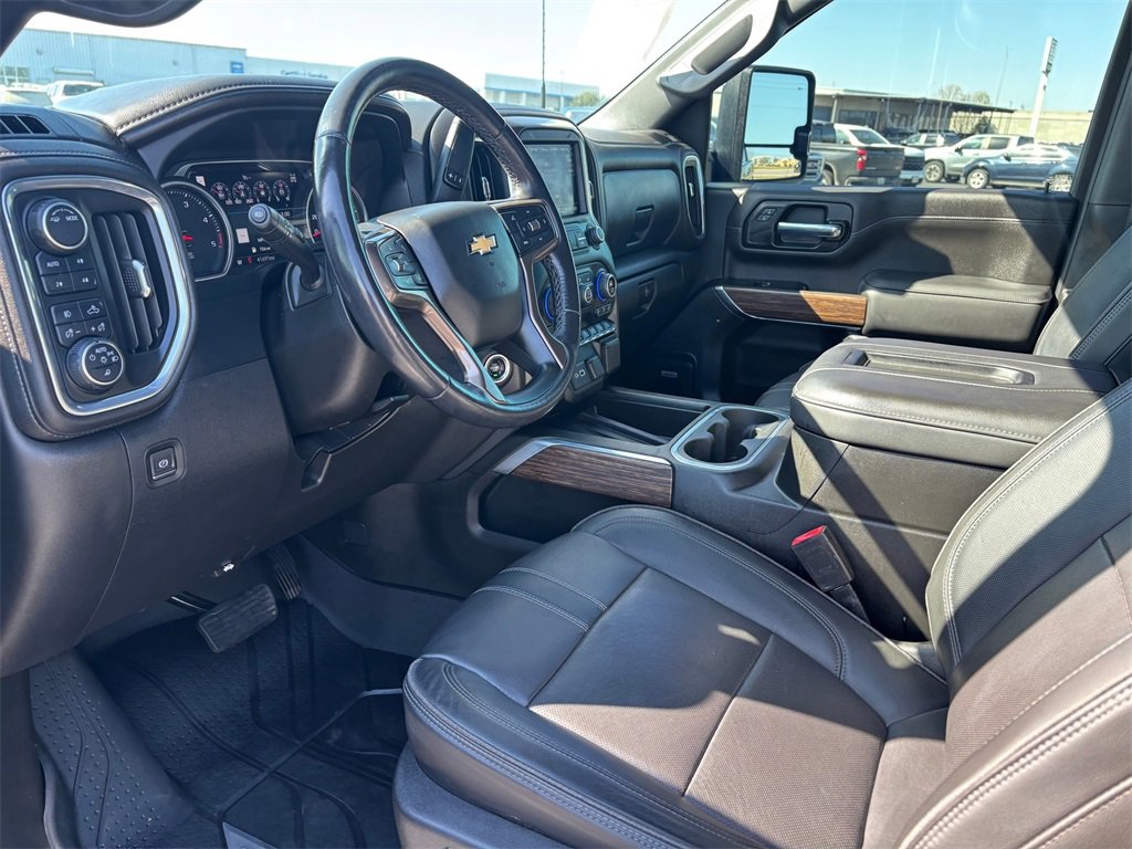 Used 2022 Chevrolet Silverado 3500 High Country w/ Safety Package II image 8