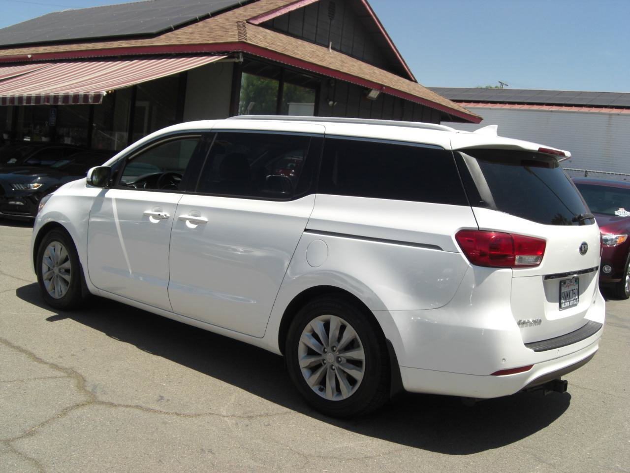 Used 2015 Kia Sedona EX FWD image 10