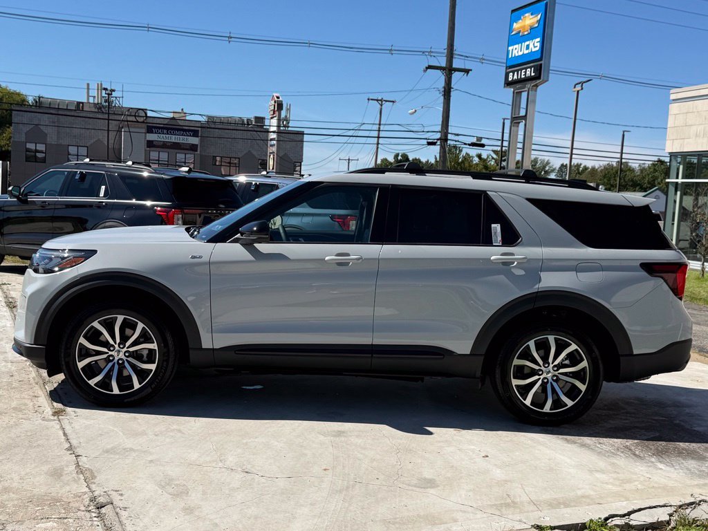 New 2027 Ford Explorer ST-Line AWD/4WD image 2