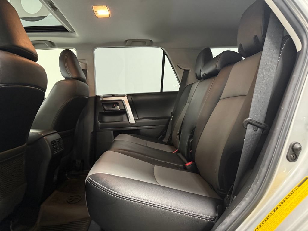 Used 2020 Toyota 4Runner SR5 Premium w/ Moonroof Package AWD/4WD image 10