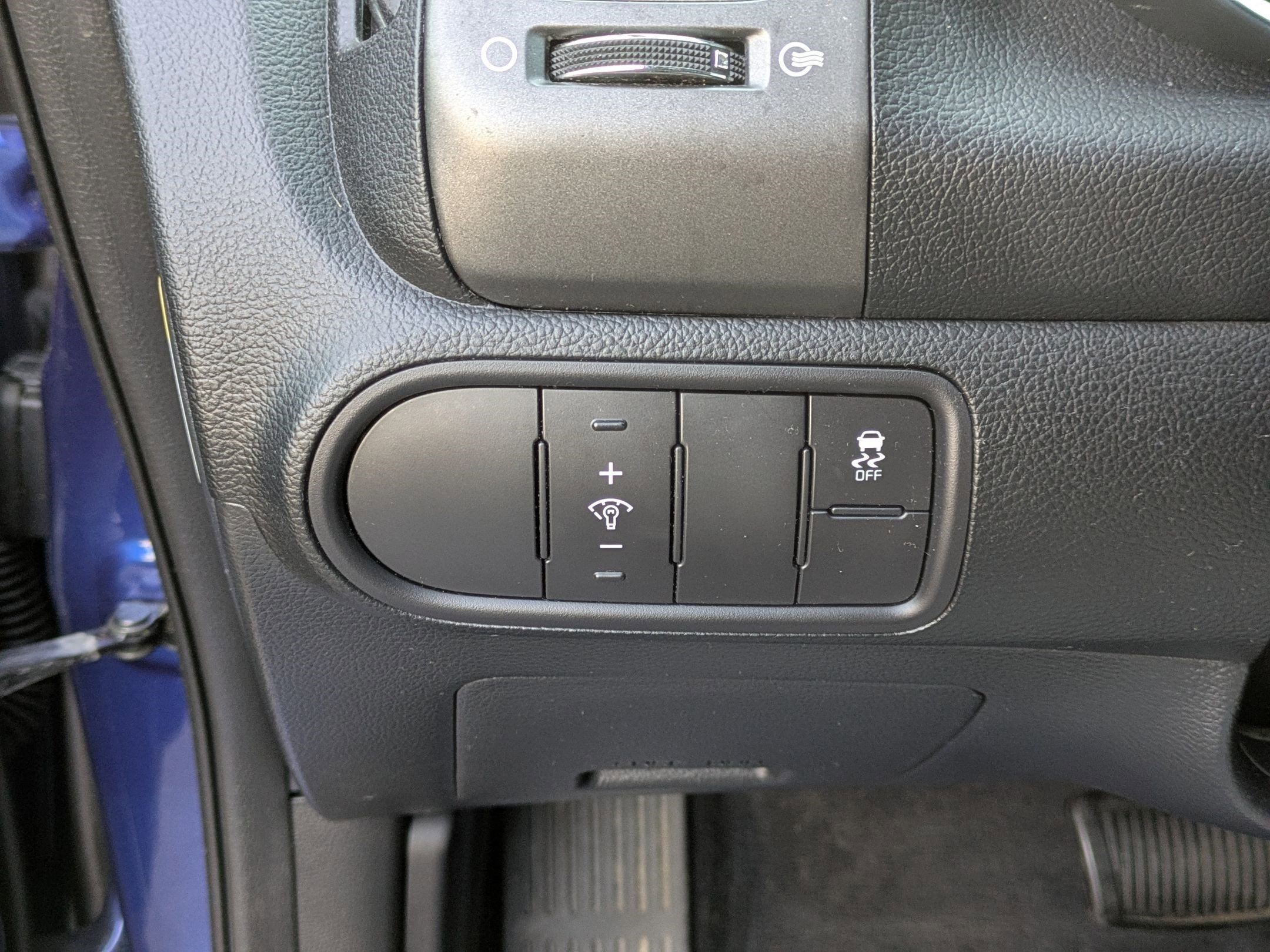 Used 2018 Kia Forte LX image 14