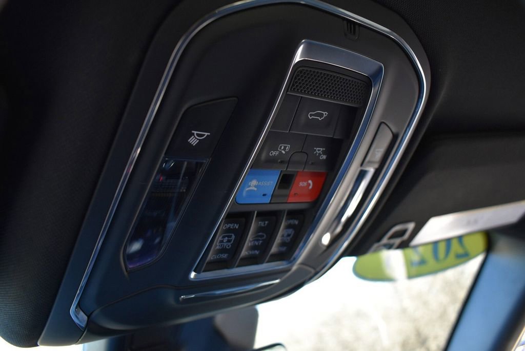 Certified 2025 Jeep Grand Cherokee Limited w/ Luxury Tech Group II image 26