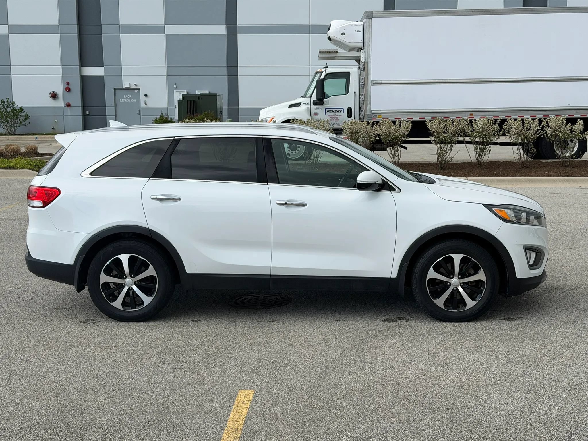 Used 2017 Kia Sorento EX FWD image 4