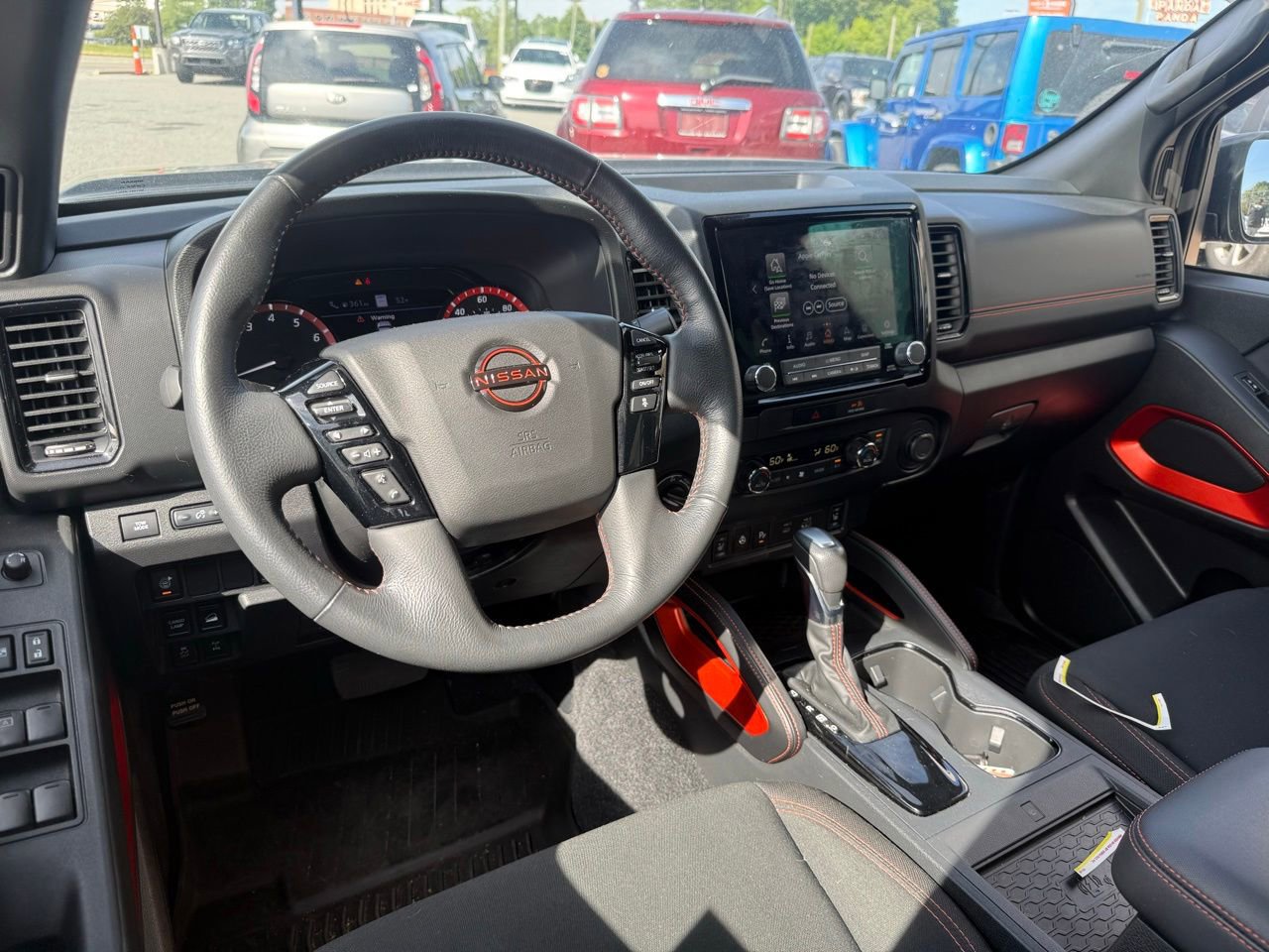 Used 2022 Nissan Frontier PRO-4X AWD/4WD image 5