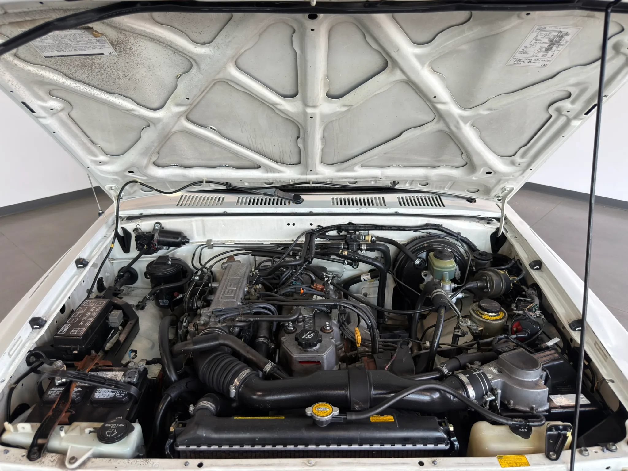 Used 1992 Toyota Pickup Deluxe AWD/4WD image 24