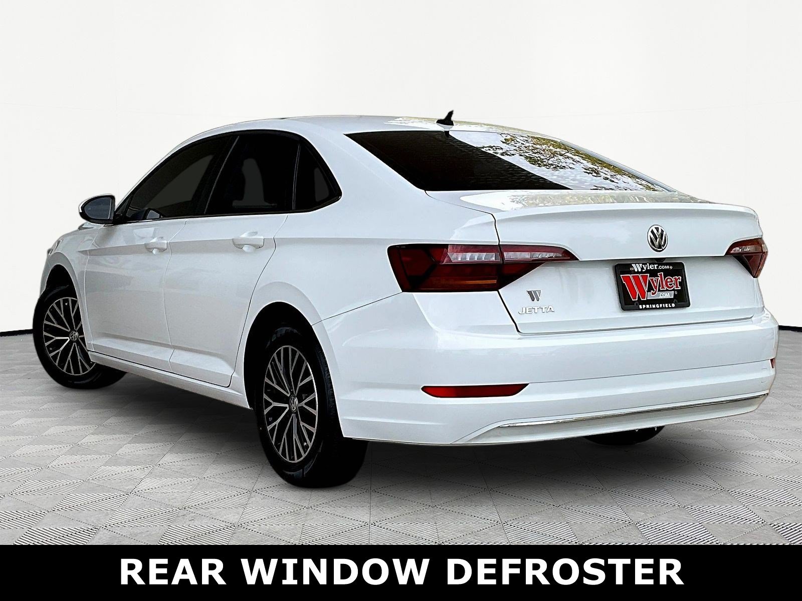 Used 2019 Volkswagen Jetta SE w/ Cold Weather Package FWD image 4