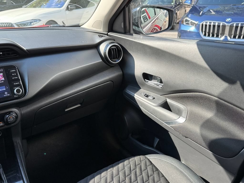 Used 2021 Nissan Kicks SV FWD image 17
