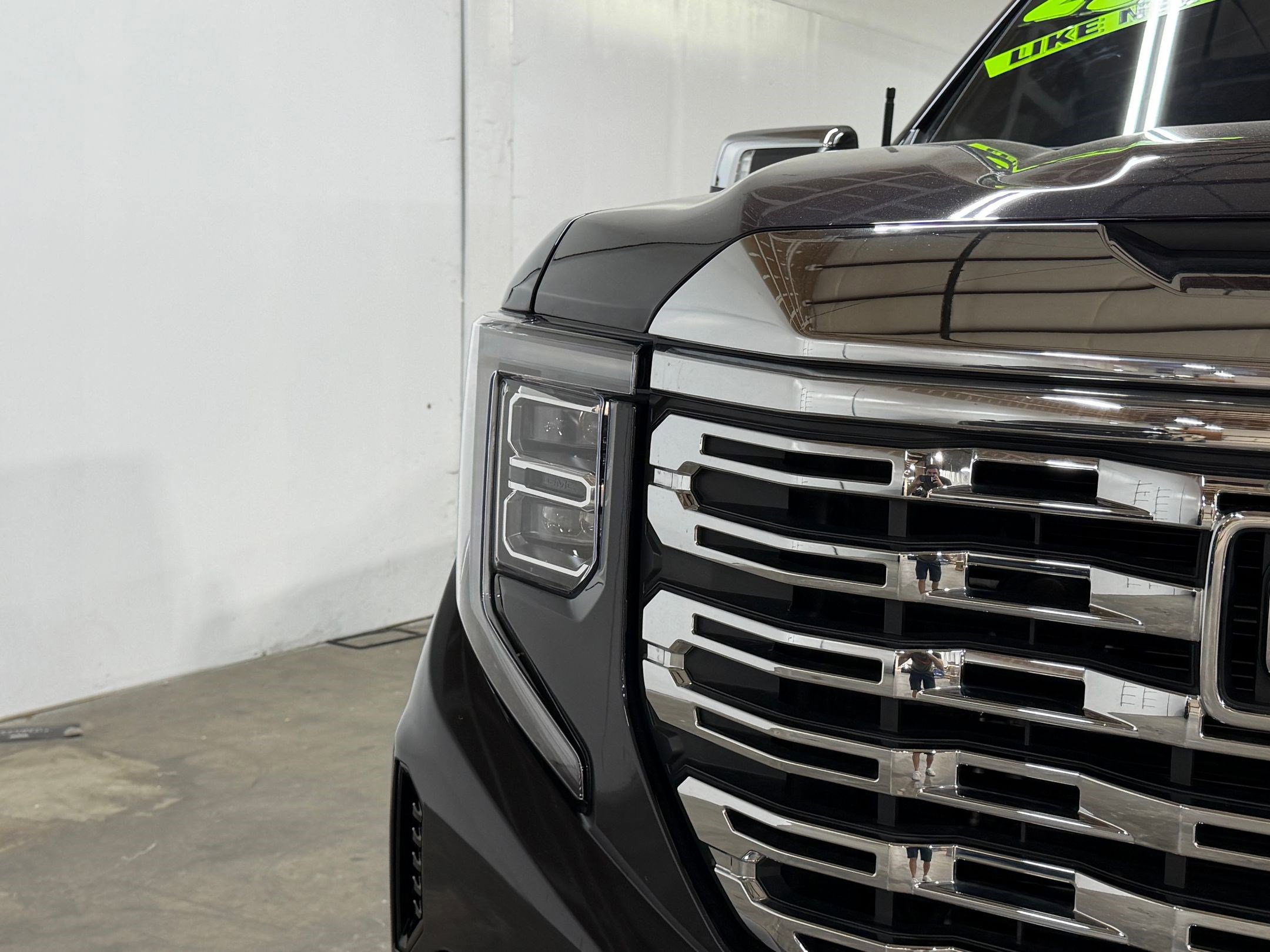 Used 2023 GMC Sierra 1500 Denali w/ Technology Package AWD/4WD image 10