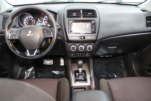 Used 2018 Mitsubishi Outlander Sport LE FWD image 2