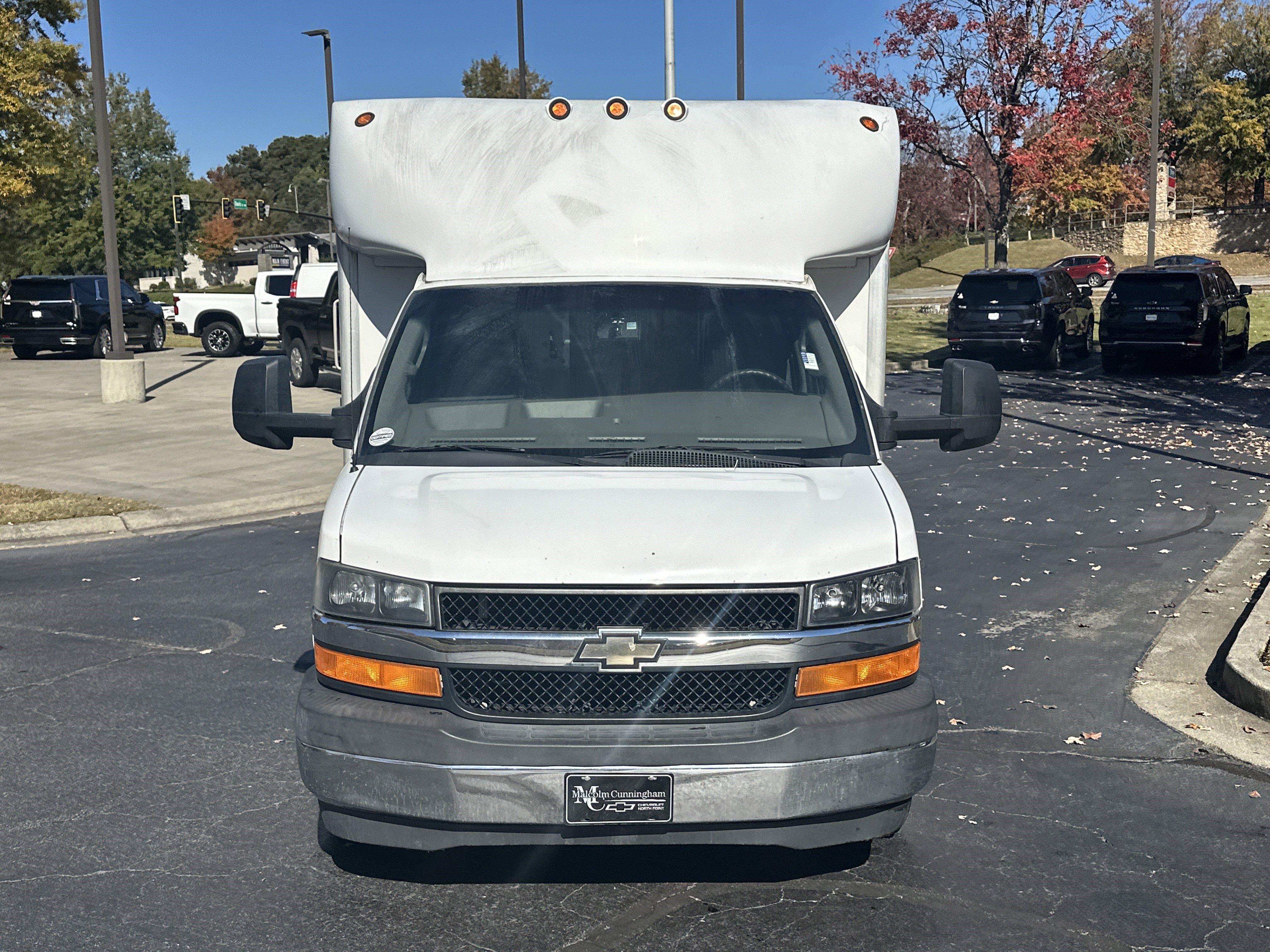 Used 2017 Chevrolet Express 3500 image 2