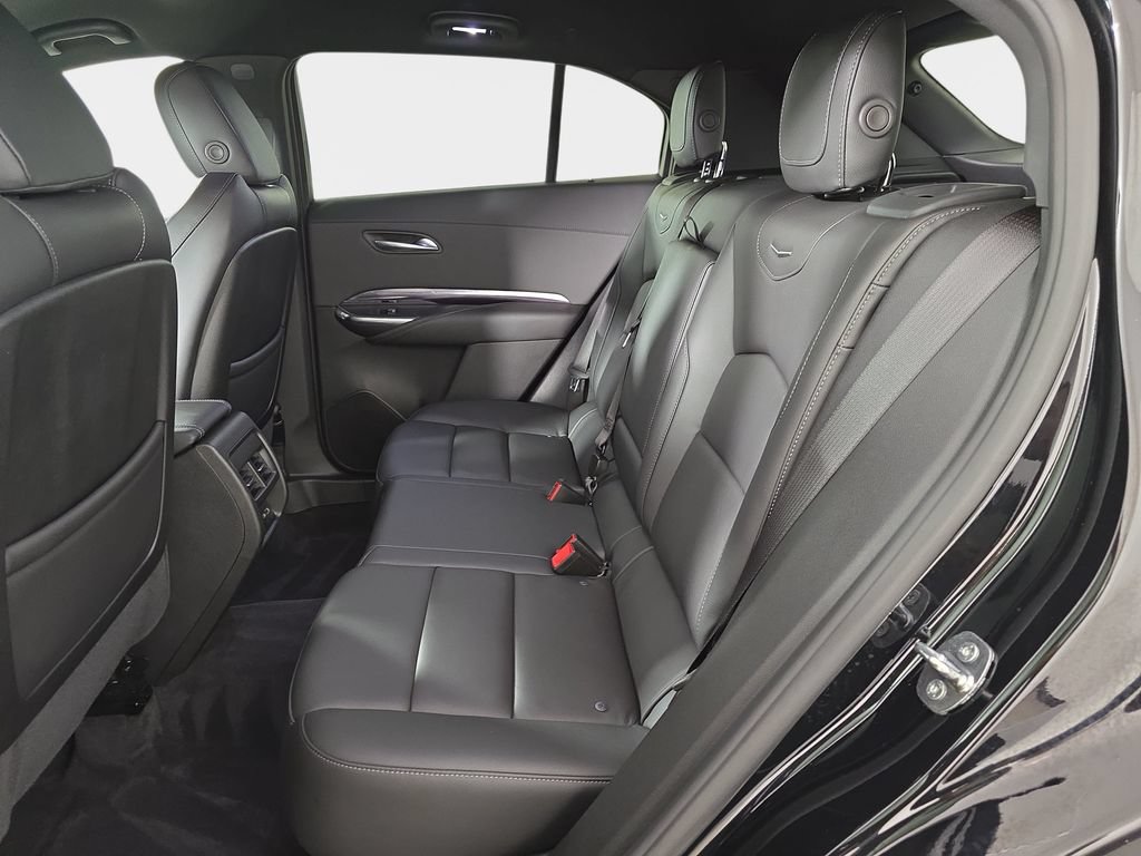 Used 2022 Cadillac XT4 Luxury w/ Cold Weather Package AWD/4WD image 17