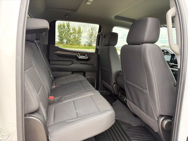 Used 2025 Chevrolet Silverado 1500 LT AWD/4WD image 31