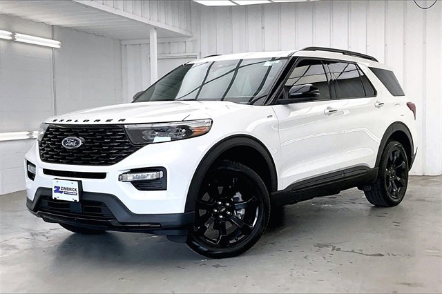 Used 2023 Ford Explorer ST-Line w/ Class IV Trailer Tow Package image 2