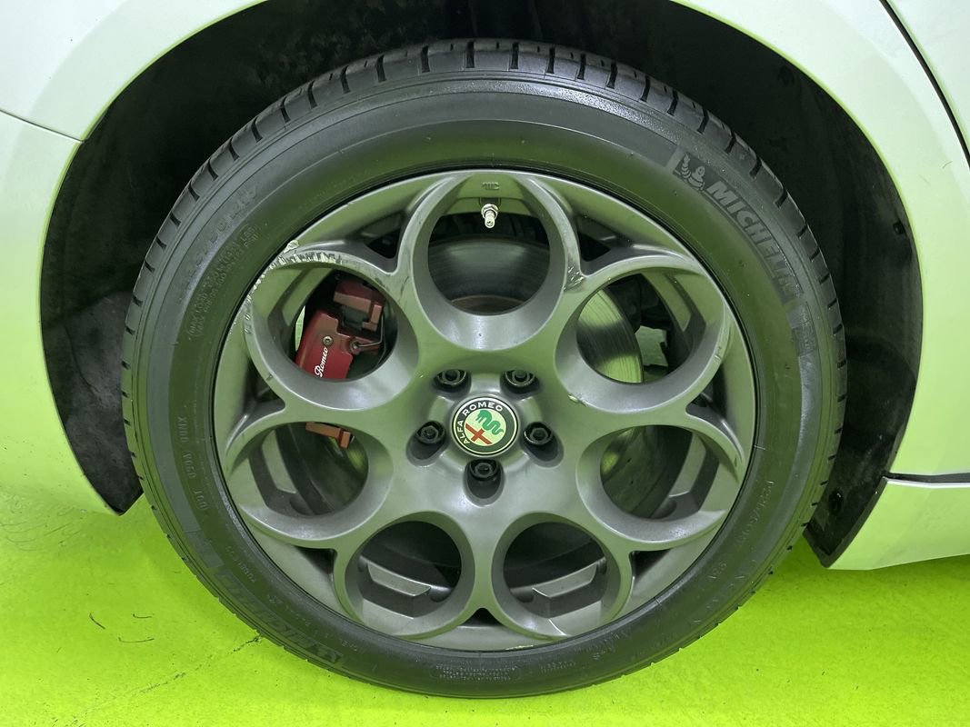 Used 2018 Alfa Romeo Giulia Ti Sport w/ Quick Order Package 22U Sport image 2