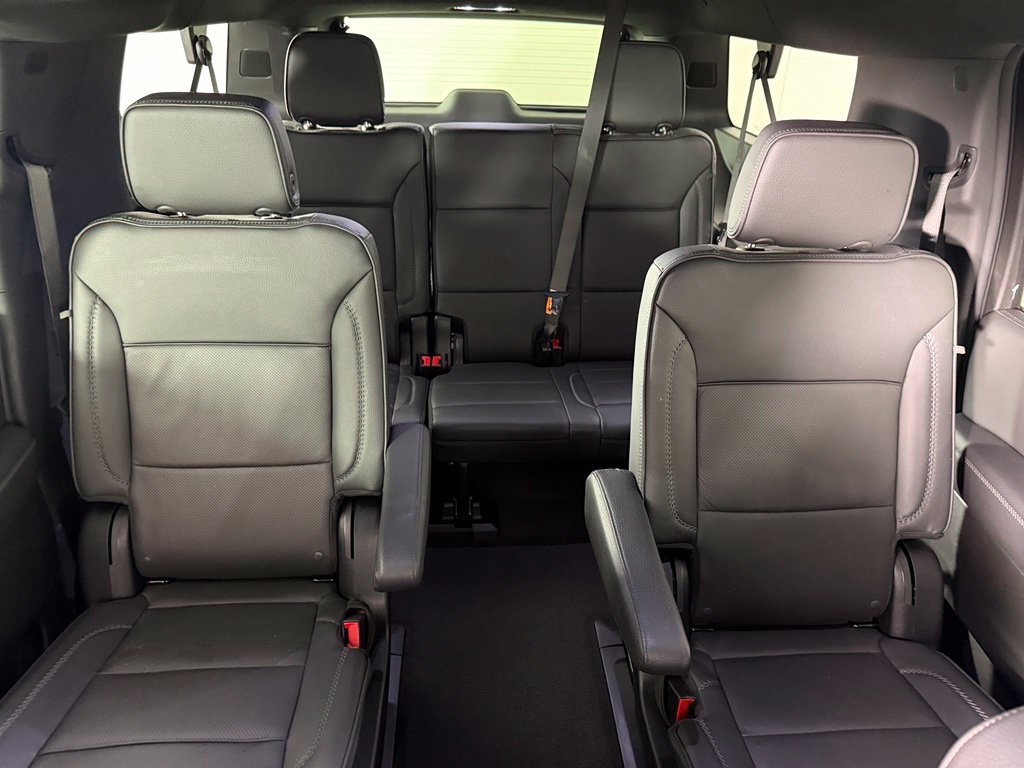 Used 2025 GMC Yukon XL Denali AWD/4WD image 16