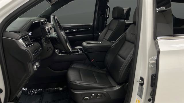 Used 2024 GMC Yukon Denali w/ Max Trailering Package image 9