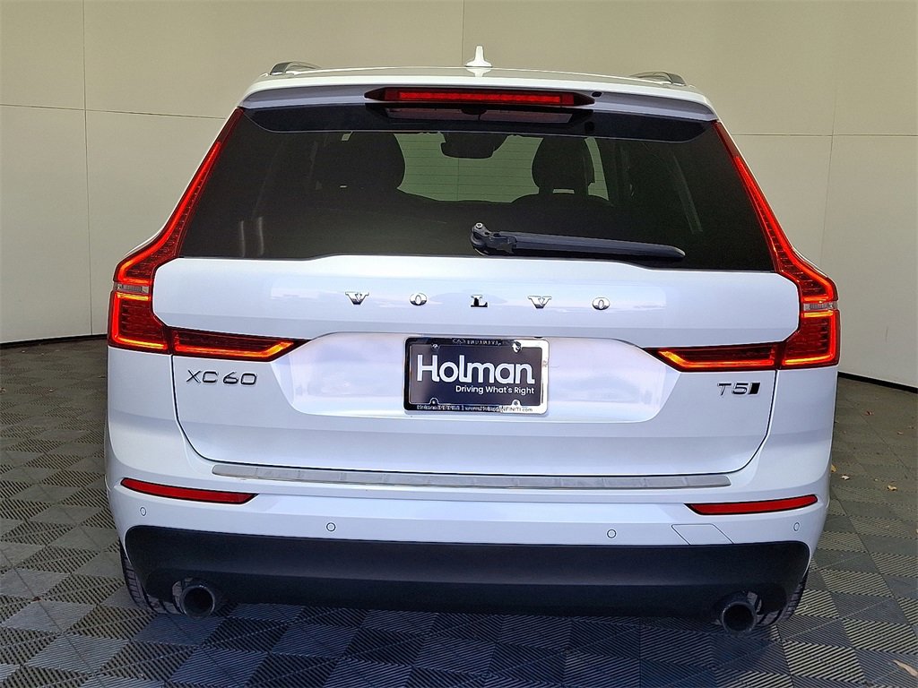 Used 2018 Volvo XC60 T5 Momentum w/ Vision Package image 8