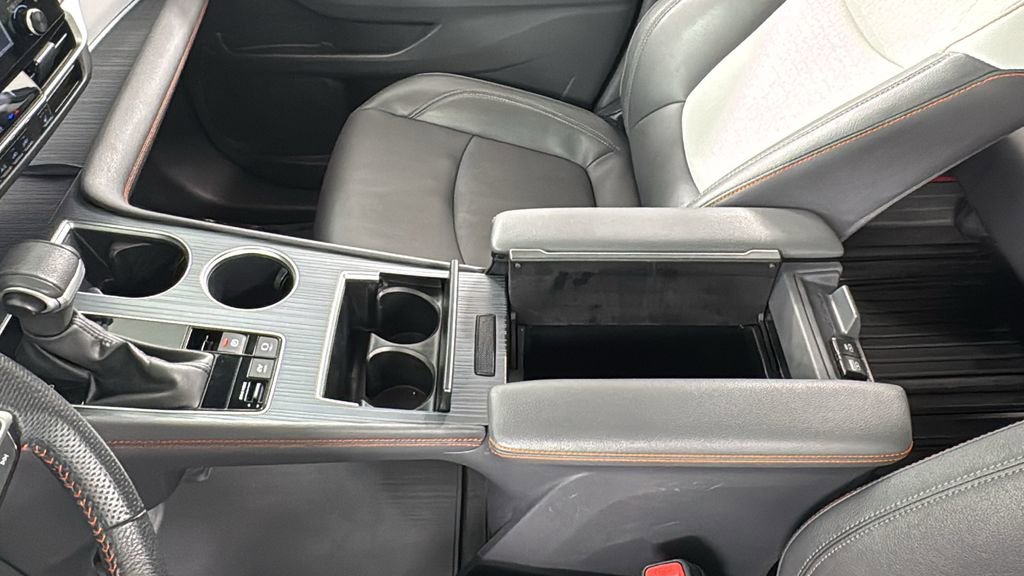 Used 2023 Toyota Sienna XSE image 38