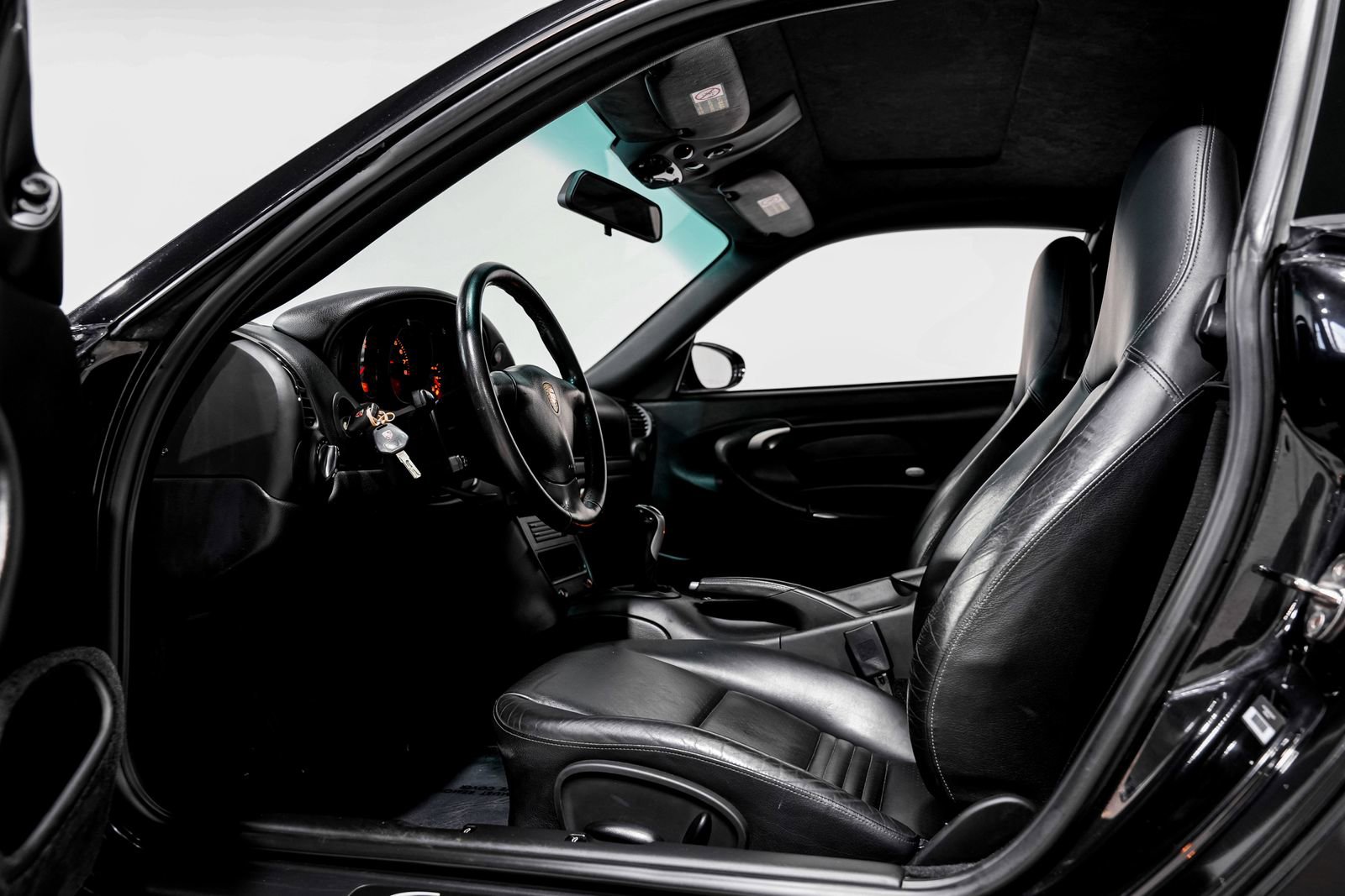 Used 2004 Porsche 911 Carrera RWD image 16