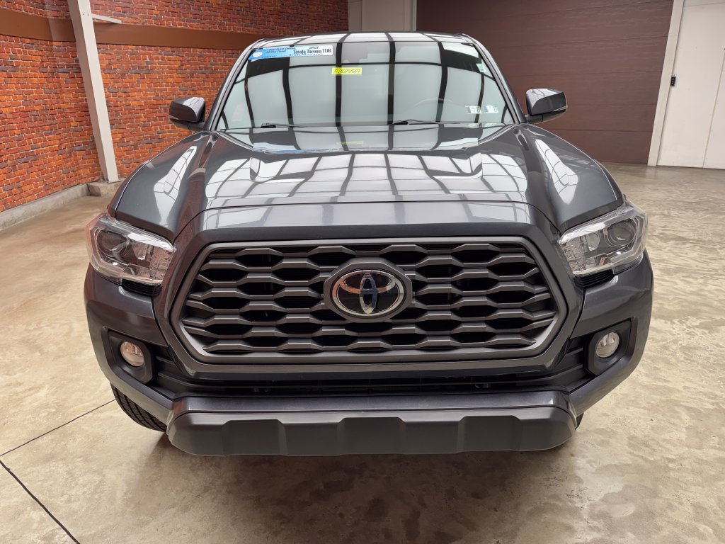 Used 2021 Toyota Tacoma TRD Off-Road AWD/4WD image 9