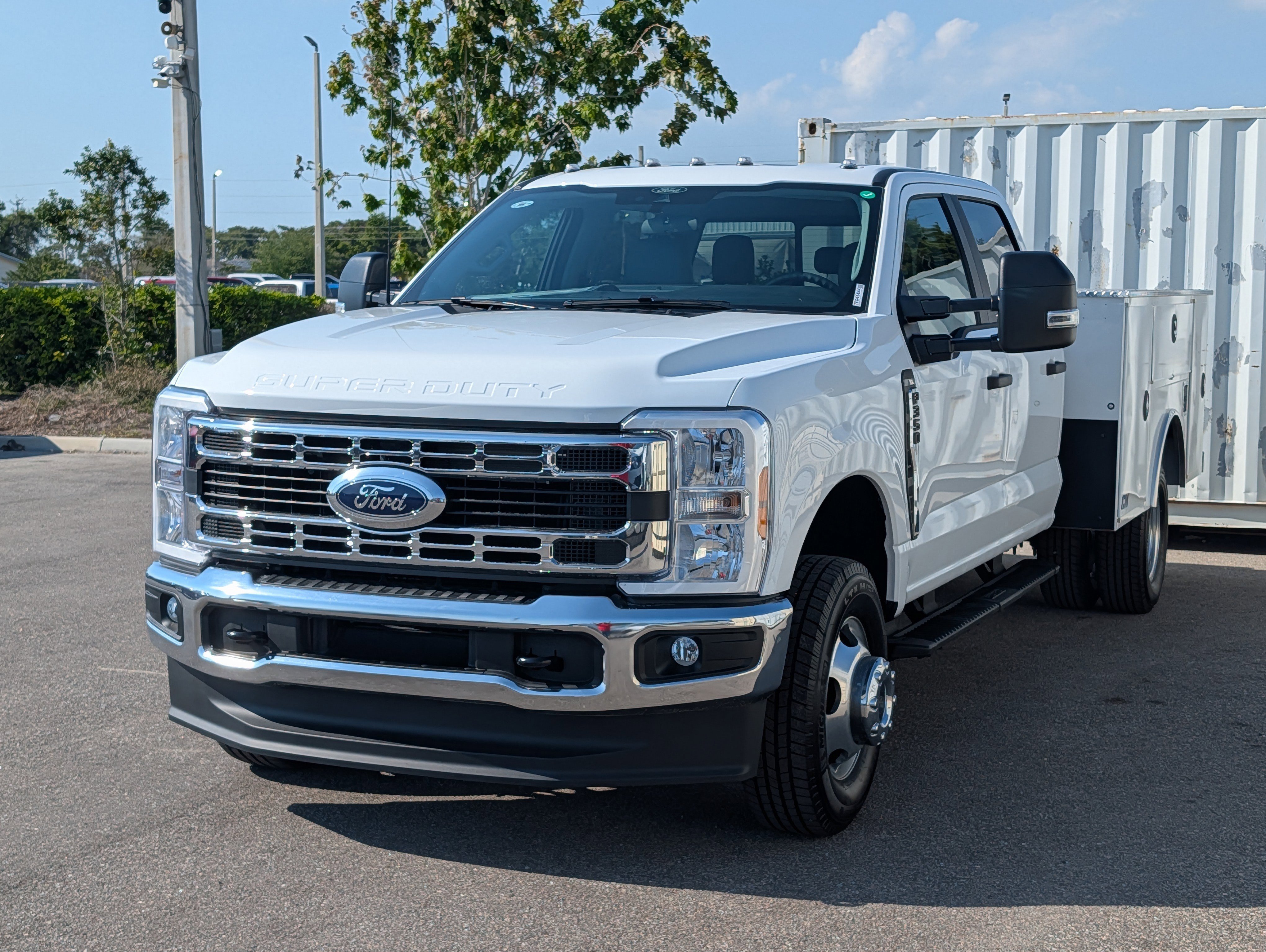 New 2026 Ford F350 XL w/ XL Chrome Package AWD/4WD image 8