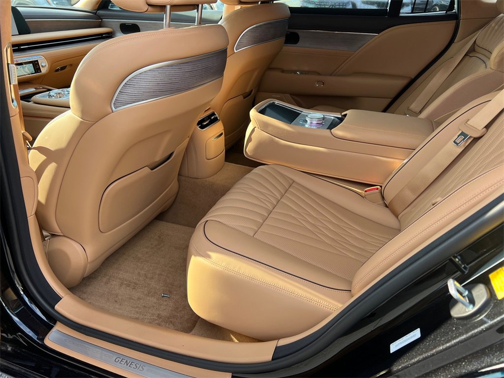 Used 2025 Genesis G90 3.5T image 21
