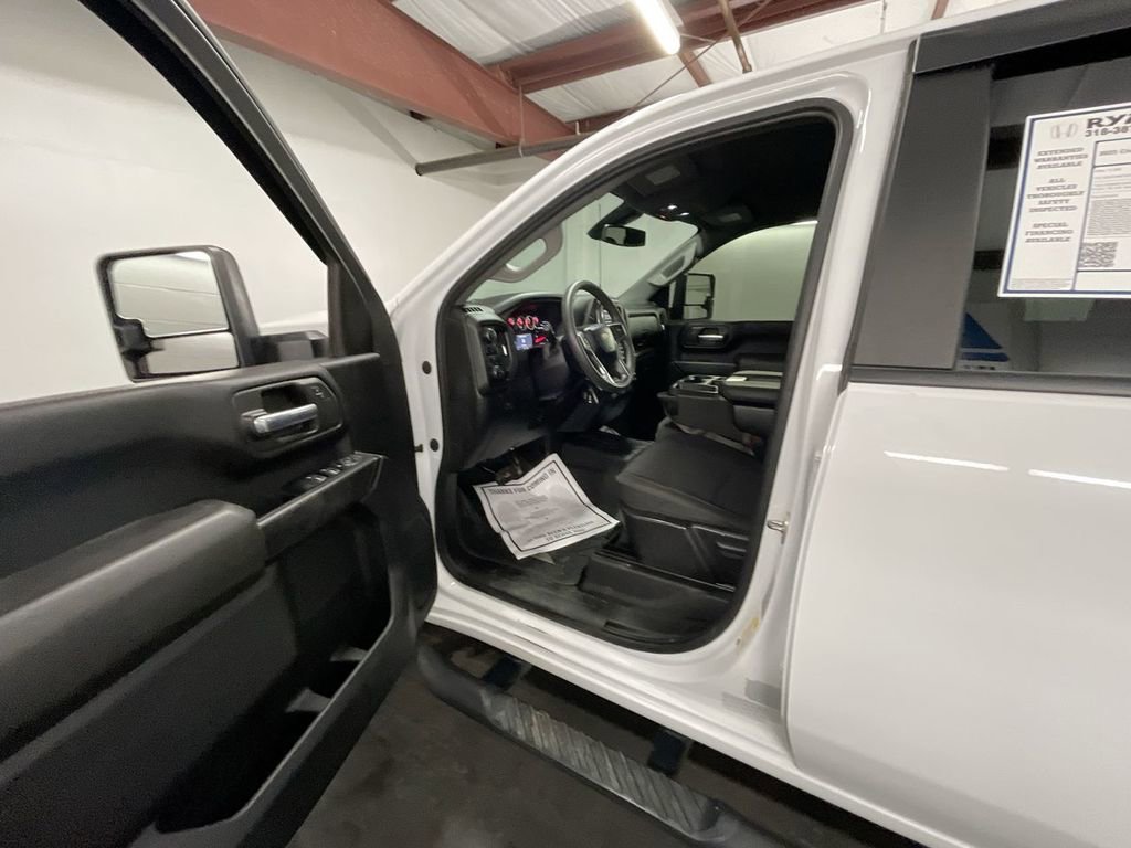 Used 2023 Chevrolet Silverado 2500 Custom w/ Custom Value Package image 10